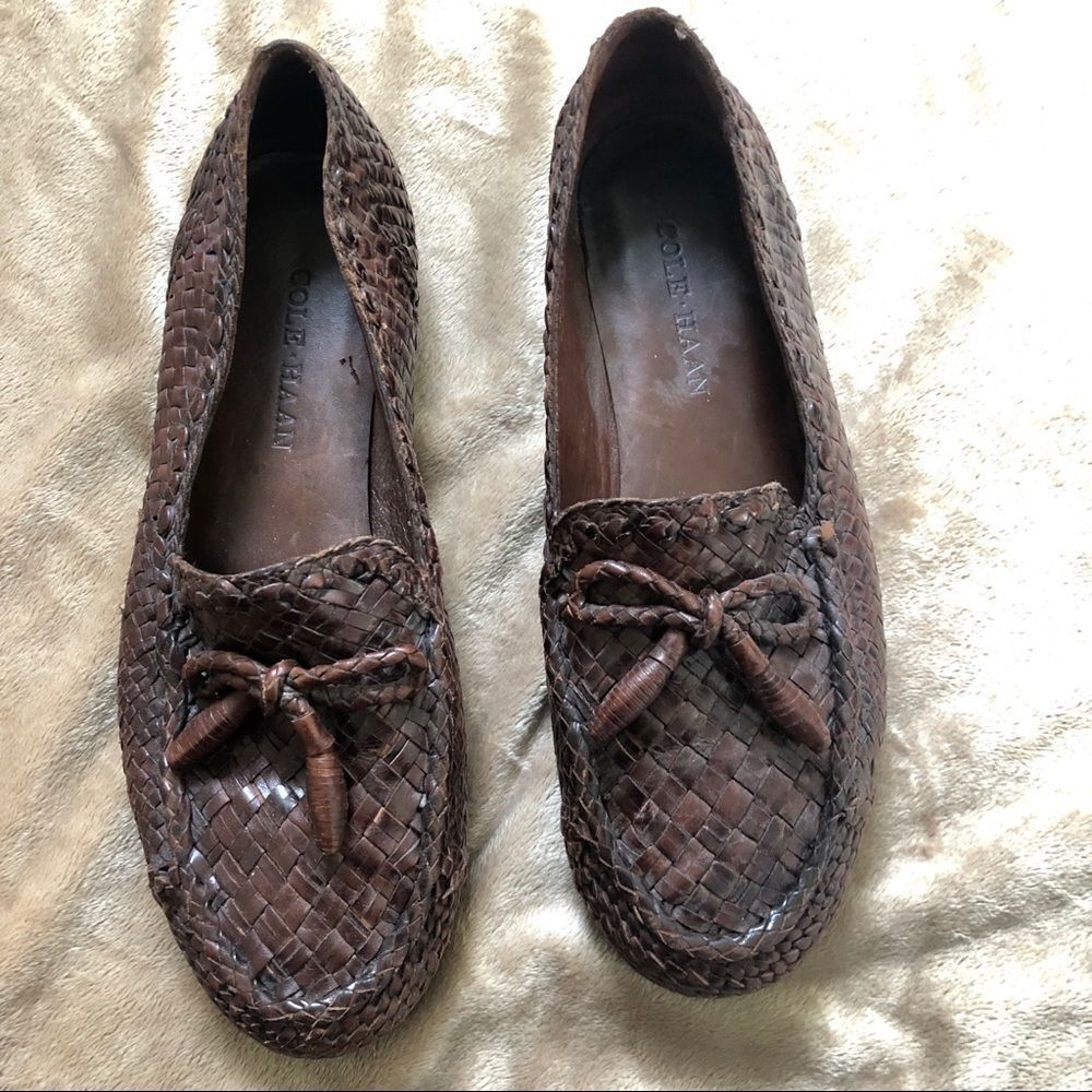 Cole Hann leather basket weave loafers. Size 8B